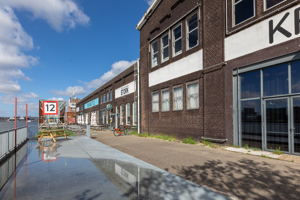 Zijde Kromhouthal Uitgang En Terras Stork